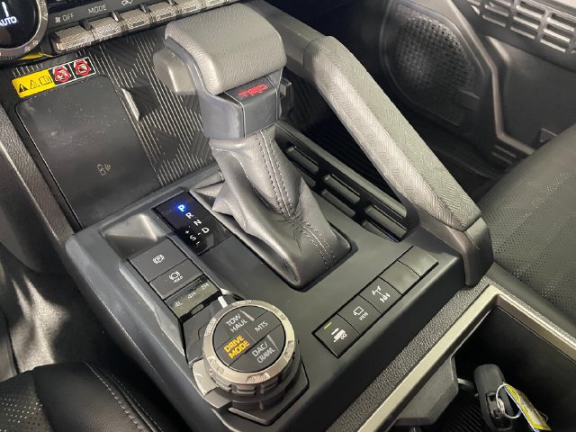 Used 2024 Toyota Tacoma TRD Off-Road w/ TRD Off Road Premium Package AWD/4WD image 9