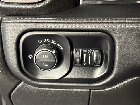 Used 2024 RAM 2500 Limited AWD/4WD image 21