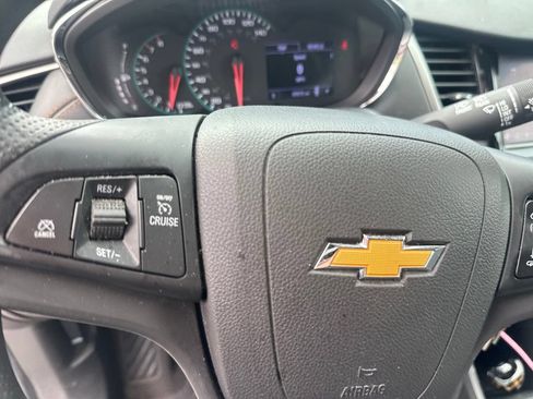 Used 2020 Chevrolet Trax LS w/ Tint and Cruise Package FWD image 12