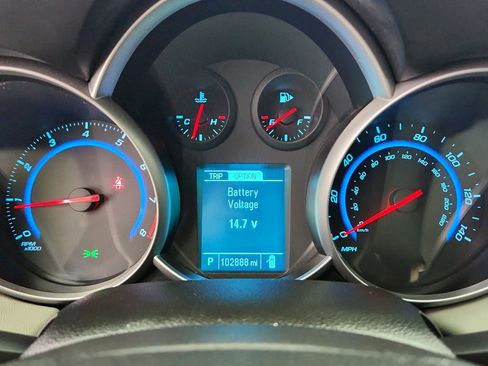 Used 2015 Chevrolet Cruze LT image 13