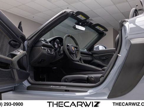 Used 2024 Porsche 718 Boxster Spyder RS RWD image 33