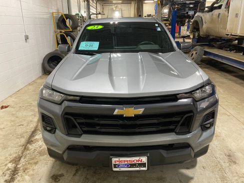 Used 2023 Chevrolet Colorado LT w/ LT Convenience Package II image 2