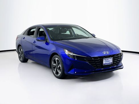 Used 2023 Hyundai Elantra SEL w/ Convenience Package image 3