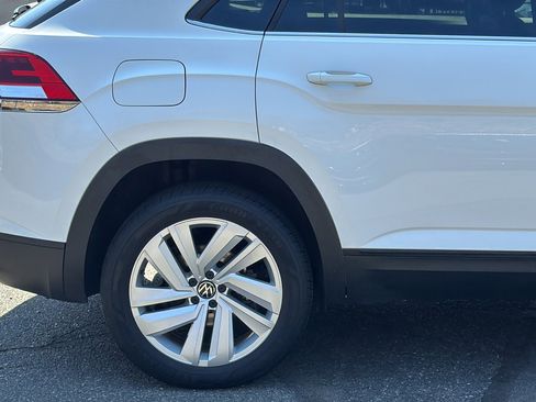 Used 2022 Volkswagen Atlas Cross Sport SE w/ Panoramic Sunroof Package image 9