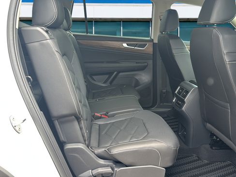 New 2026 Volkswagen Atlas SE FWD image 13