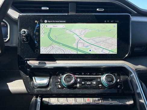 Used 2024 GMC Sierra 2500 Denali AWD/4WD image 6