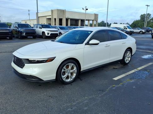 Used 2023 Honda Accord LX image 3