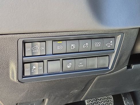 Used 2026 Toyota Tundra Platinum image 22