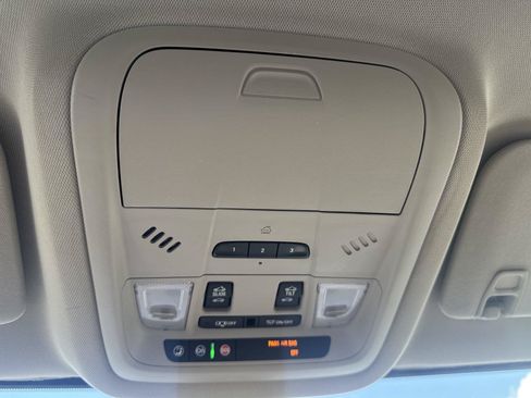 Used 2019 GMC Acadia Denali w/ Technology Package AWD/4WD image 30