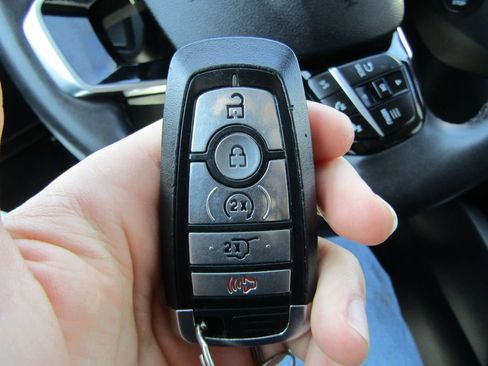 Used 2022 Ford Escape SE w/ Convenience Package FWD image 39