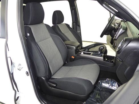 Used 2022 Toyota Tacoma TRD Off-Road image 18