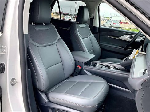 New 2026 Ford Explorer Active image 31