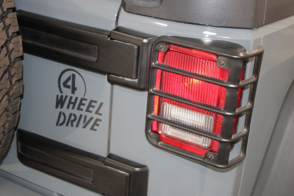 Used 2015 Jeep Wrangler Unlimited Sport AWD/4WD image 24
