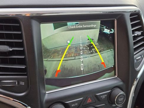 Used 2018 Jeep Grand Cherokee Limited image 11