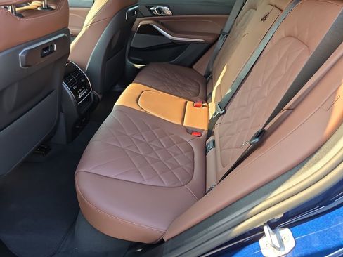 New 2026 BMW X5 xDrive40i w/ Premium Package AWD/4WD image 10