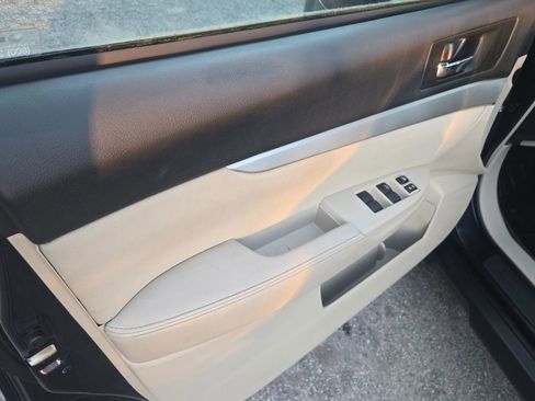 Used 2012 Subaru Outback 2.5i Premium image 9