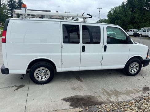 Used 2011 Chevrolet Express 1500 RWD image 19