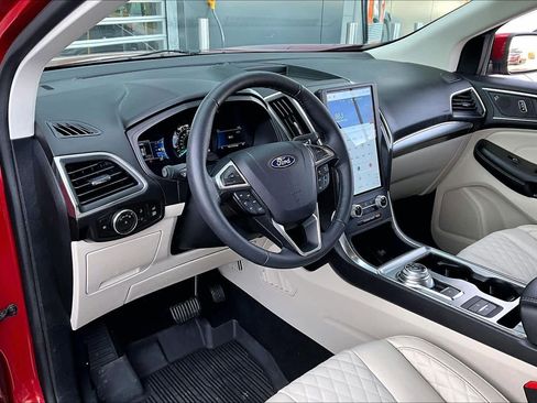 Used 2024 Ford Edge Titanium image 18