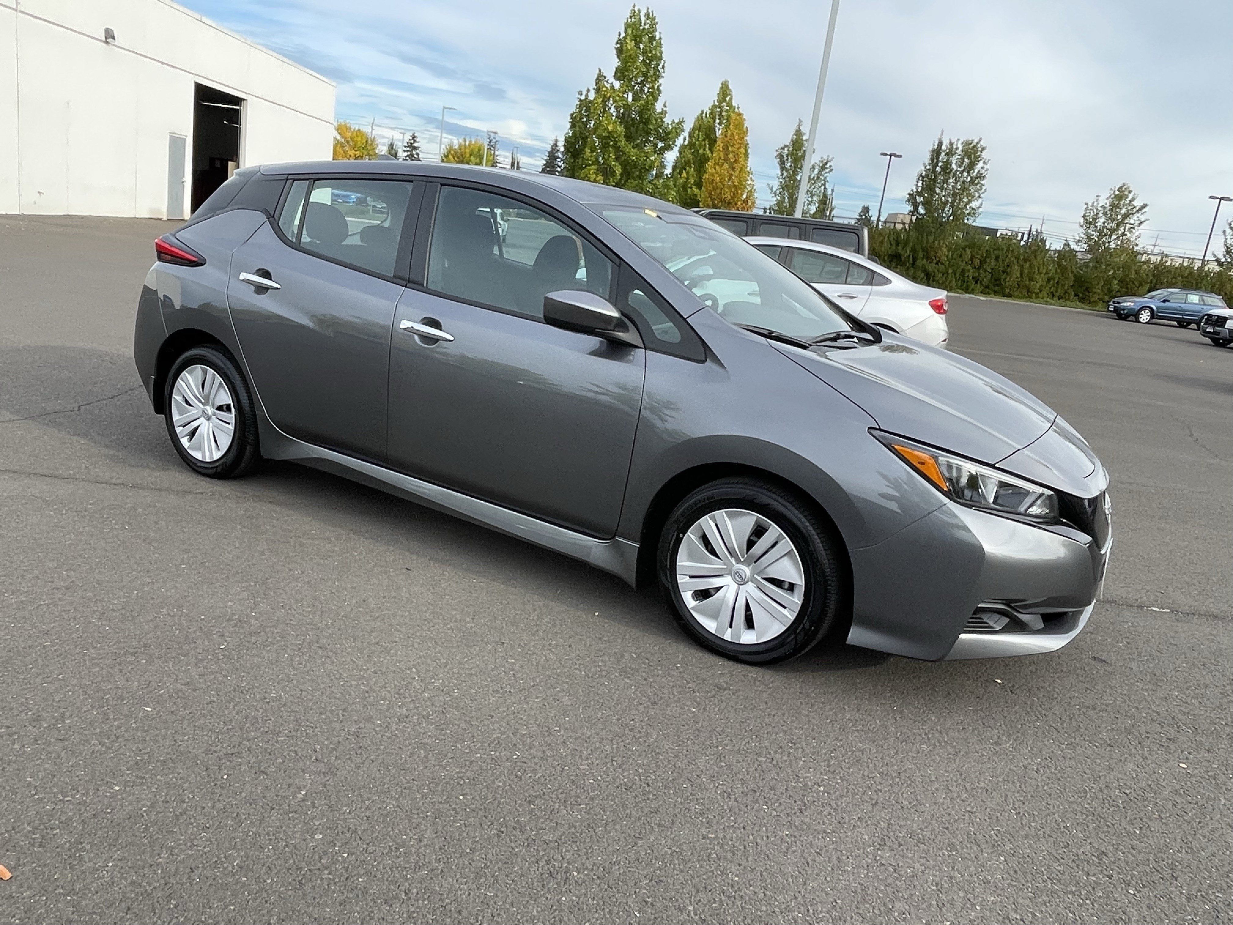 Used 2025 Nissan Leaf S FWD image 7