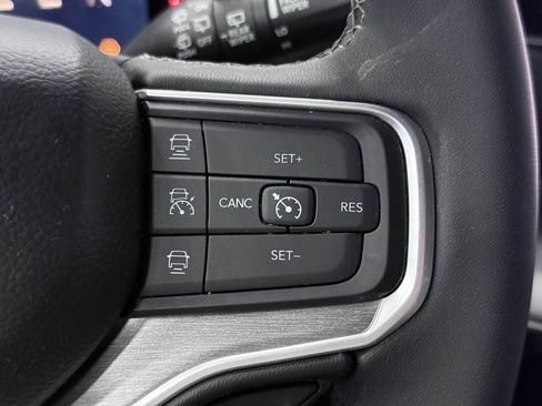 Used 2025 Jeep Wagoneer Series II AWD/4WD image 52