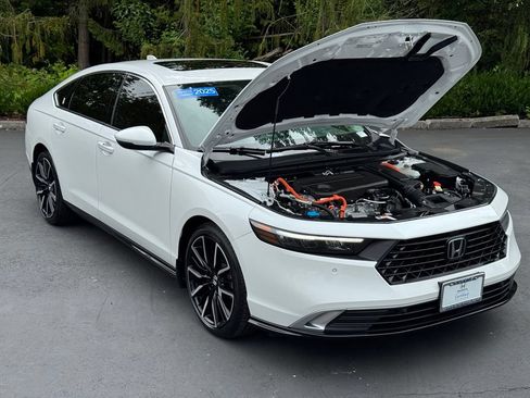 Certified 2025 Honda Accord Touring image 43