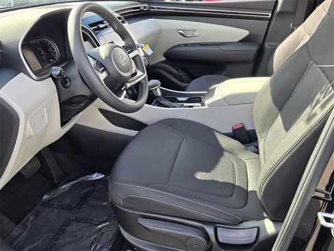 Certified 2023 Hyundai Tucson SE image 10