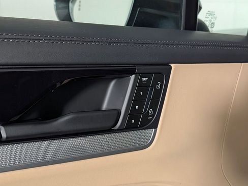 Certified 2025 Porsche Cayenne 3.0T image 51