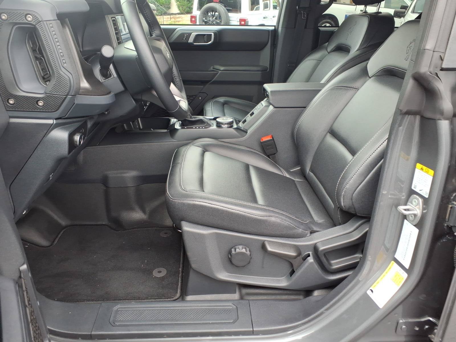 Used 2025 Ford Bronco Badlands AWD/4WD image 19