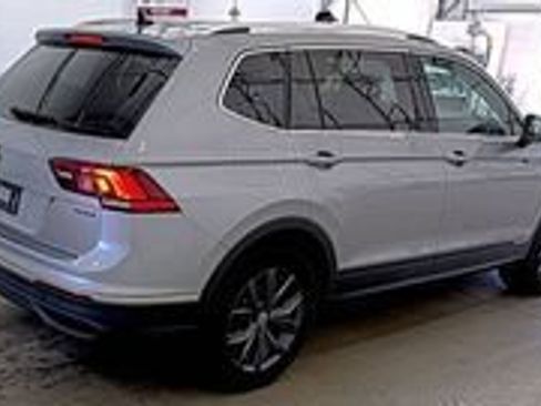 Used 2022 Volkswagen Tiguan SE AWD/4WD image 12