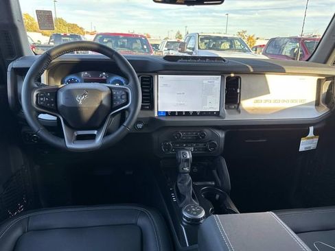 New 2025 Ford Bronco Outer Banks w/ Sasquatch Package image 7