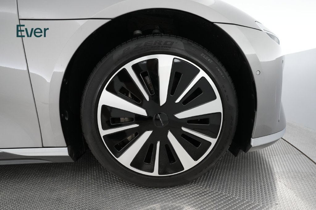 Used 2024 Lucid Air Touring AWD/4WD image 19