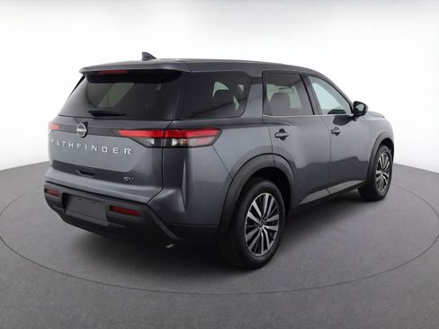 Used 2024 Nissan Pathfinder SV image 9