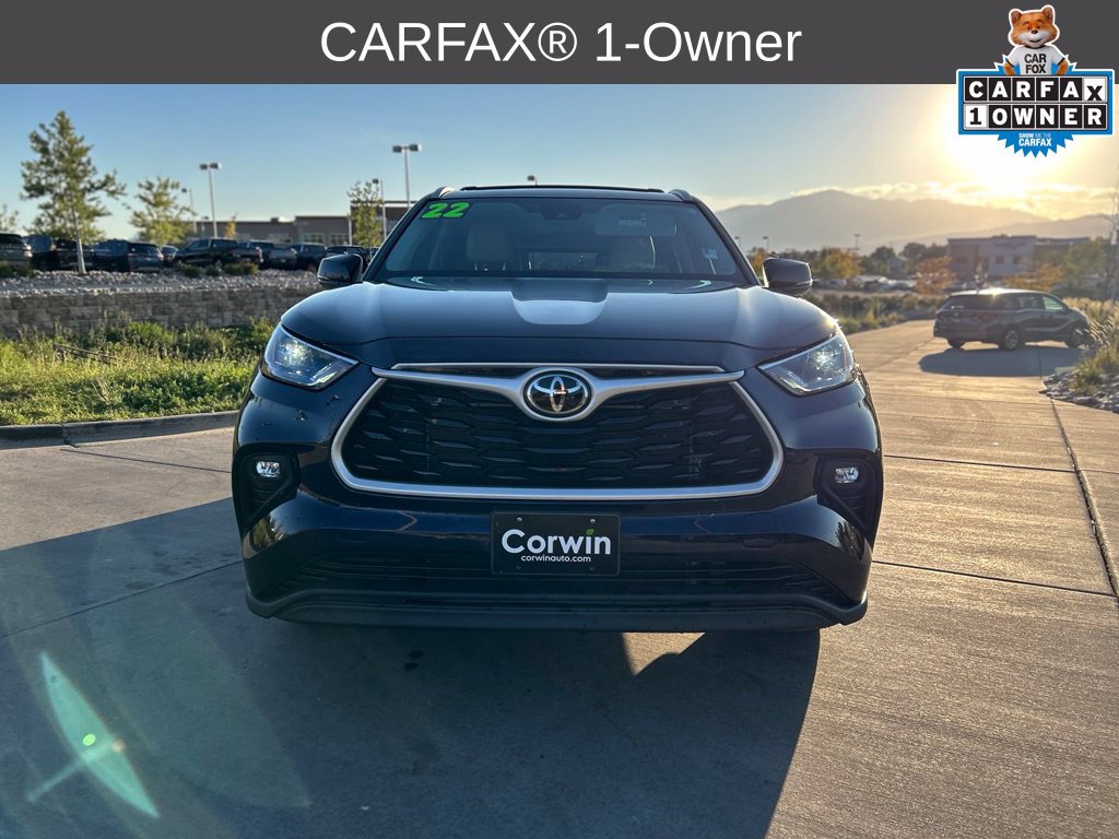 Used 2022 Toyota Highlander XLE AWD/4WD image 2