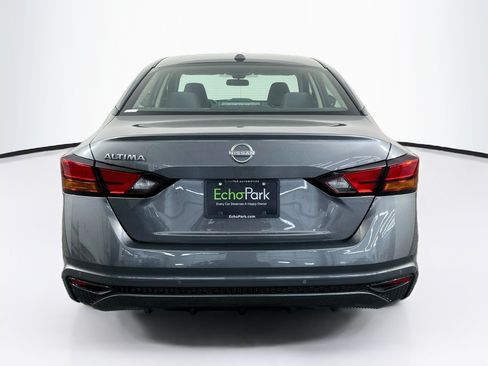 Used 2025 Nissan Altima 2.5 SV FWD image 7