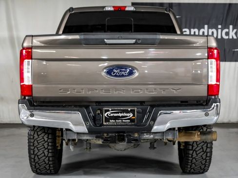 Used 2019 Ford F250 Lariat w/ Lariat Value Package AWD/4WD image 9
