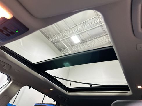 Used 2023 Nissan Rogue SL w/ SL Premium Package image 31