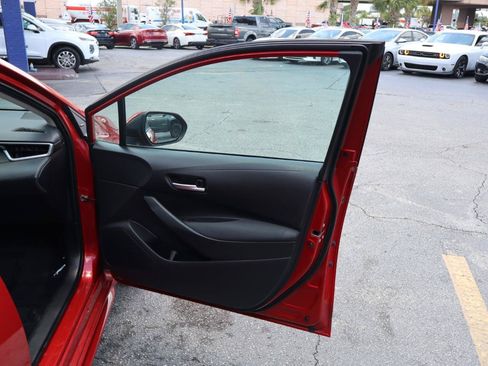 Used 2021 Toyota Corolla LE FWD image 10