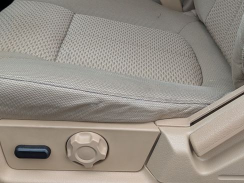 Used 2013 Ford F150 XLT w/ Luxury Equipment Group image 12