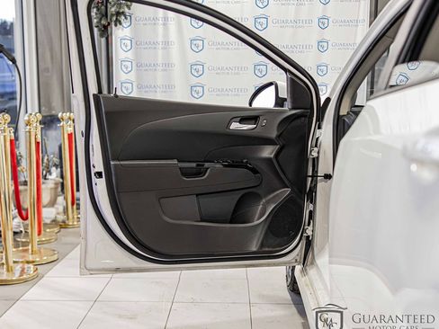 Used 2017 Chevrolet Sonic LT w/ Convenience Package image 27