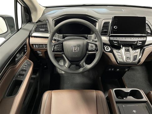 New 2026 Honda Odyssey Touring image 27
