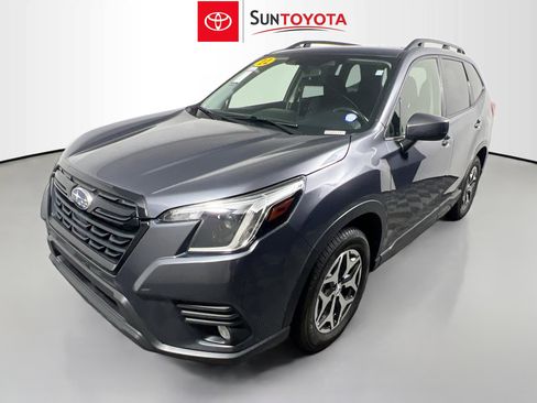 Used 2022 Subaru Forester Premium image 9