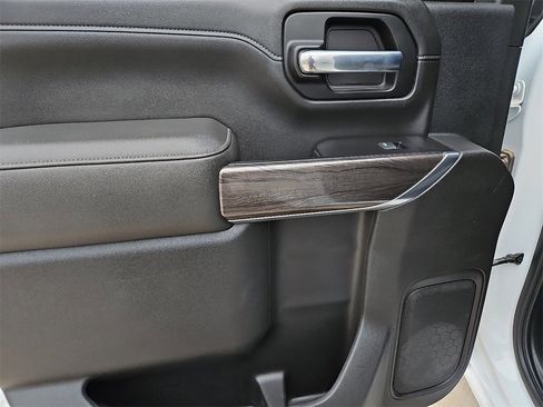 Used 2020 Chevrolet Silverado 2500 LTZ image 17