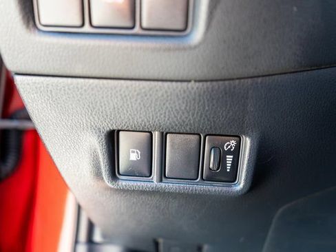 Used 2022 Toyota C-HR XLE FWD image 18