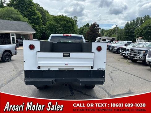 Used 2023 RAM 2500 Tradesman w/ Chrome Appearance Group AWD/4WD image 4