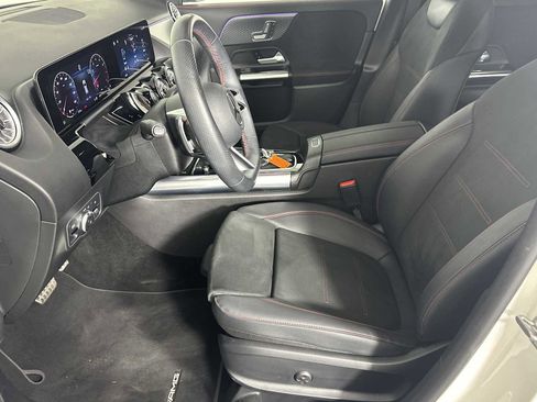 Used 2025 Mercedes-Benz GLA 250 4MATIC image 8