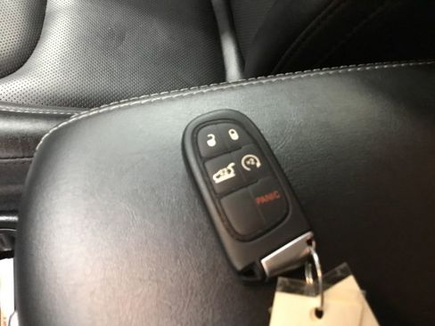 Used 2023 Jeep Cherokee Altitude Lux AWD/4WD image 11