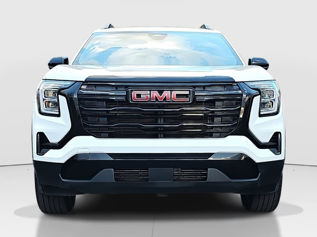 Used 2026 GMC Terrain Elevation w/ Elevation Premium Package FWD image 2