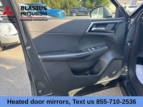 Used 2024 Mitsubishi Outlander SE FWD image 25