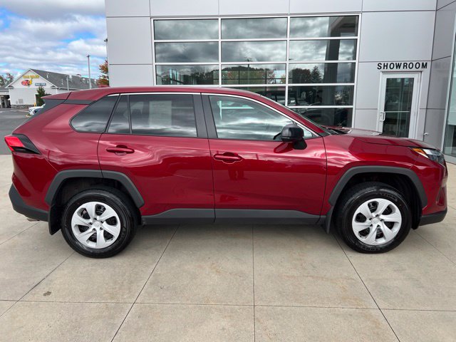 Used 2024 Toyota RAV4 LE AWD/4WD image 8