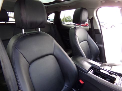 Used 2018 Jaguar F-PACE Premium AWD/4WD image 47